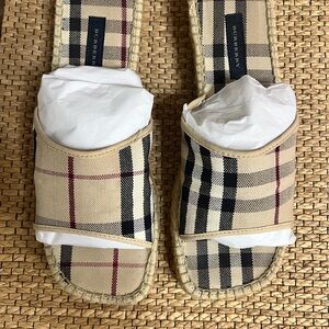 Burberry Beige and Black Nova  Plaid Espadrilles Slides Barely Worn Size 38